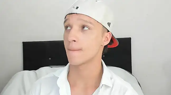 angelcortes online show from 24, 12, 2024