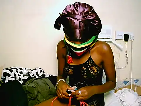 Snapshot of Sweet_nelly chatting on 12, 9, 2025 Sweet nelly online show from 12, 9, 2025