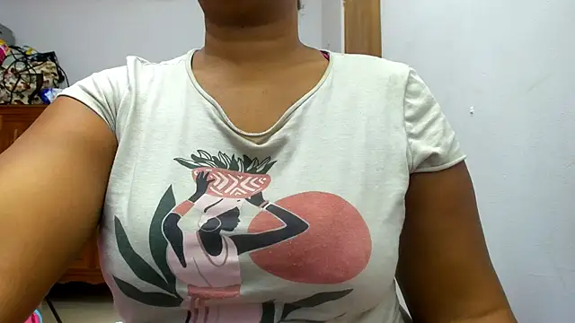 Snapshot of Camila_sandoval_01 chatting on 2, 10, 2025 Camila sandoval 01 online show from 2, 10, 2025