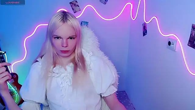 Emily Nyaffee online show from 28, 10, 2025