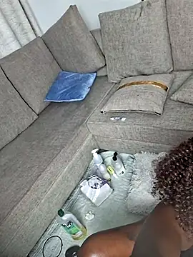 hornycreamybabe online show from 2, 12, 2025