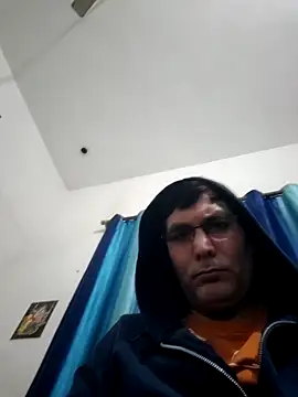 Snapshot of ZIMMY25 chatting on 18, 11, 2025 ZIMMY25 online show from 18, 11, 2025