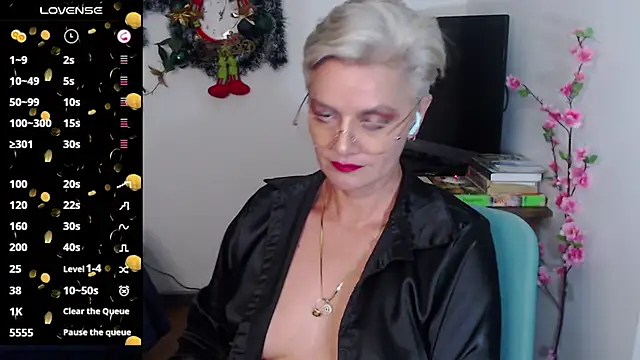 Snapshot of scarlett_paris22 chatting on 4, 1, 2025 scarlett paris22 online show from 4, 1, 2025