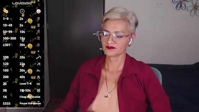 Snapshot of scarlett_paris22 chatting on 12, 1, 2025 scarlett paris22 online show from 12, 1, 2025