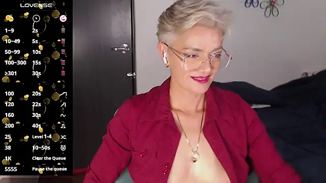 Snapshot of scarlett_paris22 chatting on 12, 1, 2025 scarlett paris22 online show from 12, 1, 2025