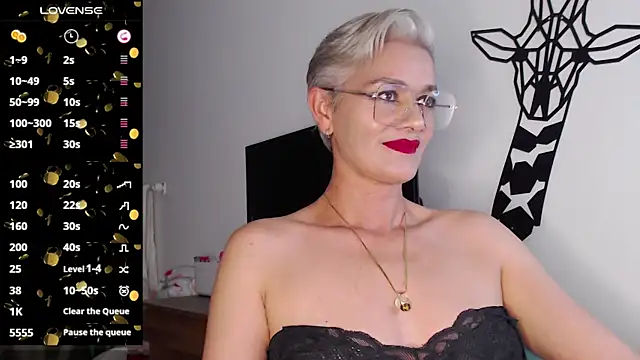 Snapshot of scarlett_paris22 chatting on 6, 2, 2025 scarlett paris22 online show from 6, 2, 2025