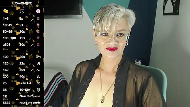 Snapshot of scarlett_paris22 chatting on 5, 3, 2025 scarlett paris22 online show from 5, 3, 2025