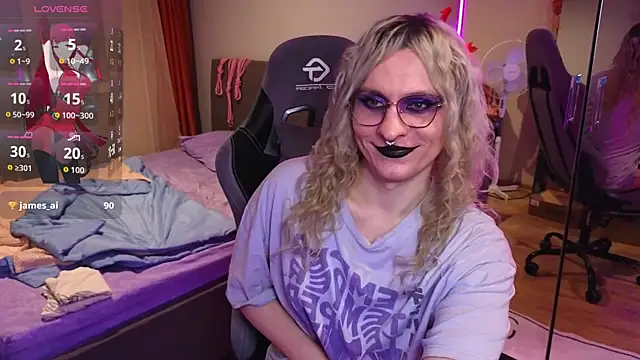 Lori Myaf online show from 13, 11, 2025