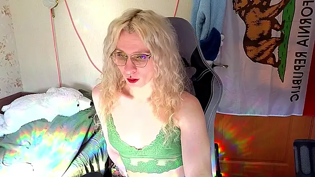 Lori Myaf online show from 2, 4, 2026