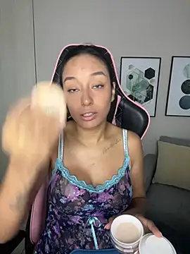 DianaHopson online show from 31, 1, 2025