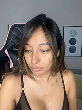 DianaHopson online show from 22, 2, 2025