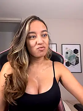 DianaHopson online show from 15, 10, 2025