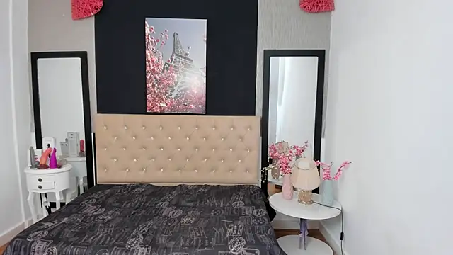 Snapshot of Shanelle__ chatting on 30, 9, 2025 Shanelle online show from 30, 9, 2025
