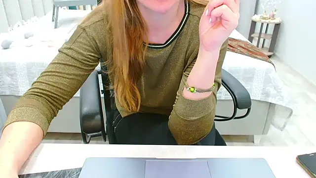 Snapshot of EveLove33 chatting on 3, 5, 2026 EveLove33 online show from 3, 5, 2026