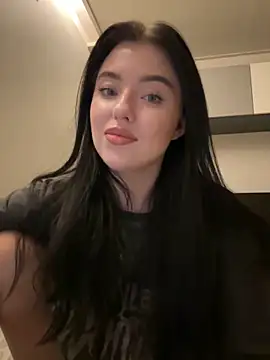 Angela Fosterr online show from 3, 12, 2025