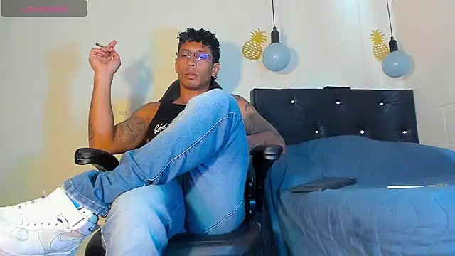 FuckHardlove online show from 31, 12, 2024