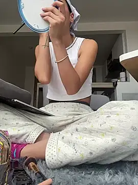 Ameellie online show from 1, 3, 2025