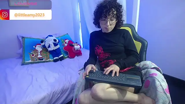 Snapshot of little__amy_ chatting on 26, 12, 2024 little  amy  online show from 26, 12, 2024