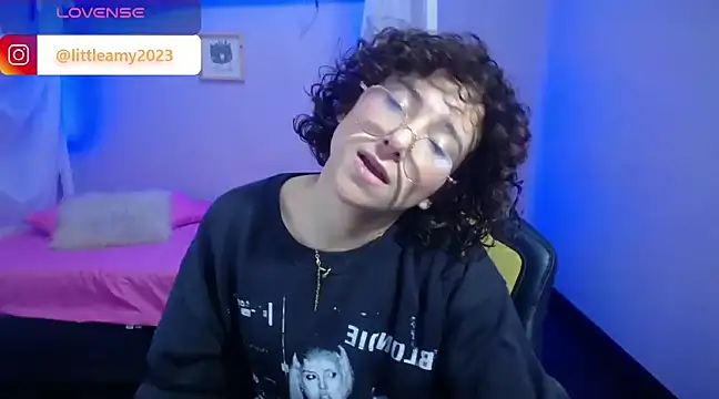 Snapshot of little__amy_ chatting on 4, 1, 2025 little  amy  online show from 4, 1, 2025