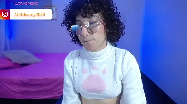 Snapshot of little__amy_ chatting on 5, 1, 2025 little  amy  online show from 5, 1, 2025