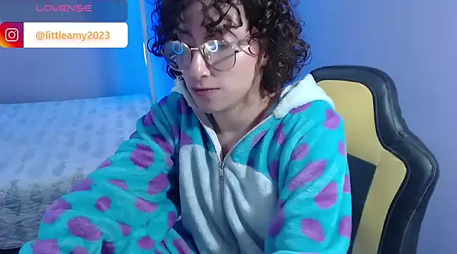 Snapshot of little__amy_ chatting on 20, 1, 2025 little  amy  online show from 20, 1, 2025