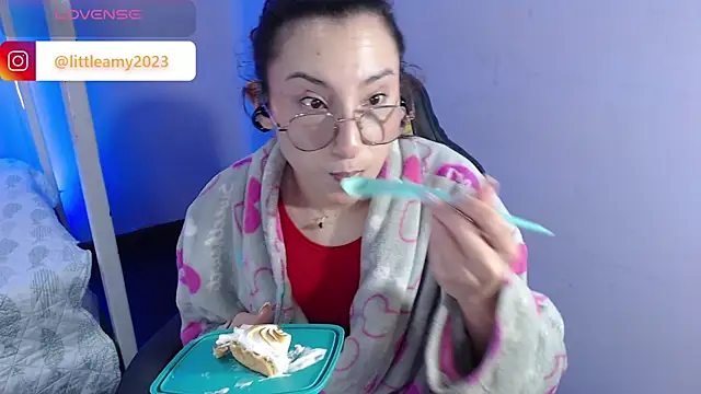 Snapshot of little__amy_ chatting on 7, 2, 2025 little  amy  online show from 7, 2, 2025