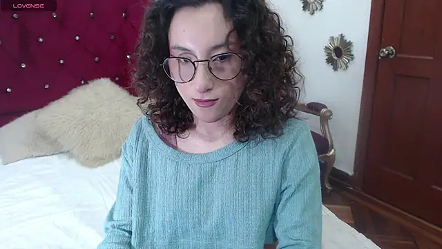Snapshot of little__amy_ chatting on 11, 9, 2025 little  amy  online show from 11, 9, 2025