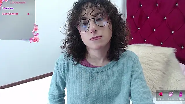 Snapshot of little__amy_ chatting on 16, 9, 2025 little  amy  online show from 16, 9, 2025