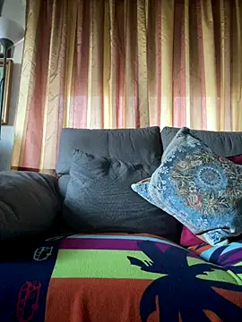 Snapshot of Russirayu chatting on 13, 10, 2025 Russirayu online show from 13, 10, 2025