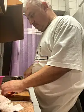 Snapshot of Russirayu chatting on 15, 10, 2025 Russirayu online show from 15, 10, 2025