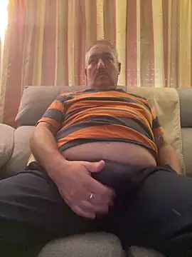 Snapshot of Russirayu chatting on 10, 11, 2025 Russirayu online show from 10, 11, 2025