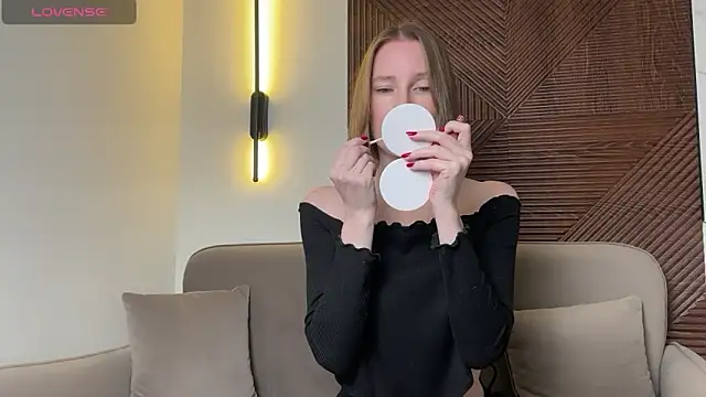 Snapshot of MonikaBos chatting on 27, 2, 2026 MonikaBos online show from 27, 2, 2026