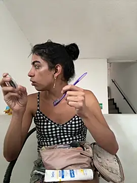 Alahia Rodriguez online show from 31, 10, 2025