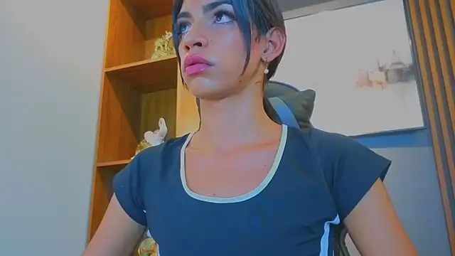 Snapshot of Alahia_Rodriguez chatting on 17, 7, 2026 Alahia Rodriguez online show from 17, 7, 2026