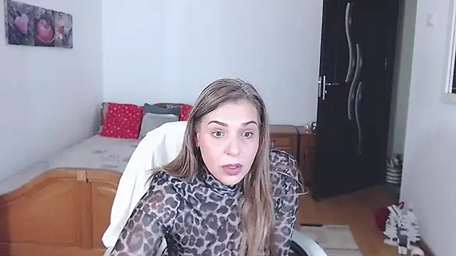 Snapshot of evamaria2024 chatting on 15, 12, 2025 evamaria2024 online show from 15, 12, 2025