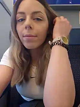 Mia Railey online show from 2, 3, 2025