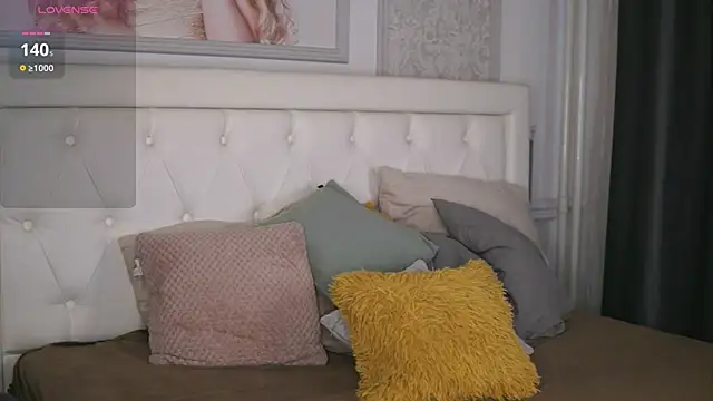 Adelyn Chase online show from 15, 3, 2025