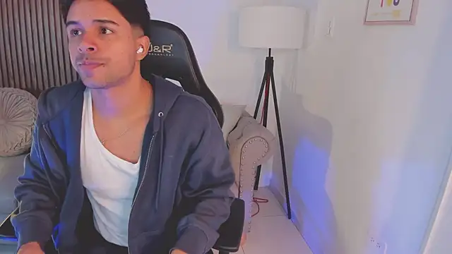 liam collins21 online show from 8, 10, 2025