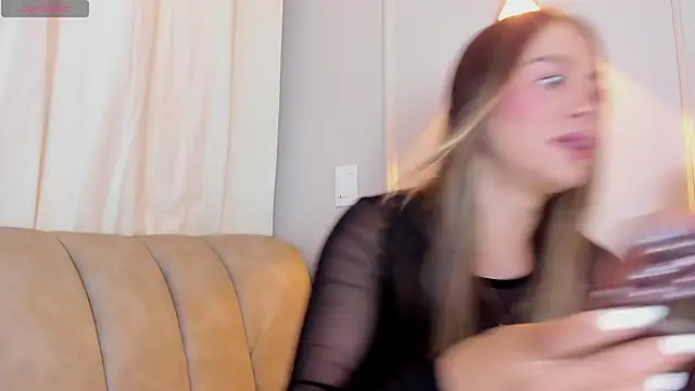 Lia walton online show from 8, 1, 2025