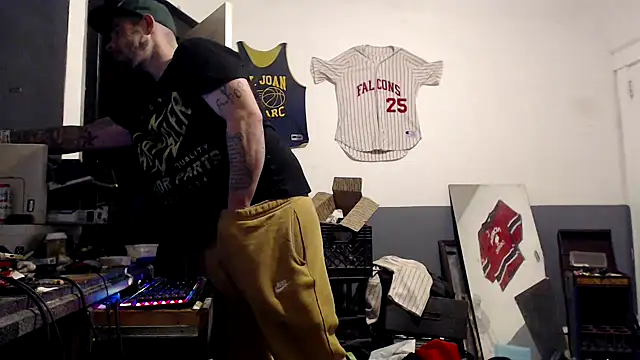 Snapshot of sledge901 chatting on 9, 1, 2025 sledge901 online show from 9, 1, 2025