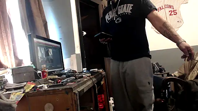 Snapshot of sledge901 chatting on 4, 11, 2025 sledge901 online show from 4, 11, 2025