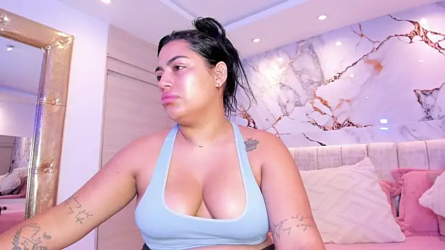 kiana cream online show from 24, 11, 2025