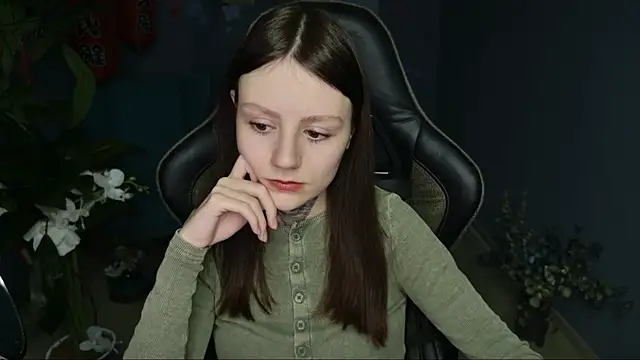 Snapshot of VeliraBraitberg chatting on 8, 2, 2025 VeliraBraitberg online show from 8, 2, 2025