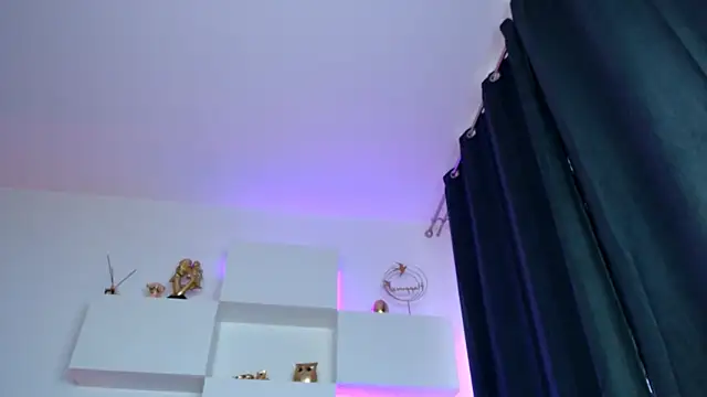 arianatattoos online show from 17, 4, 2026