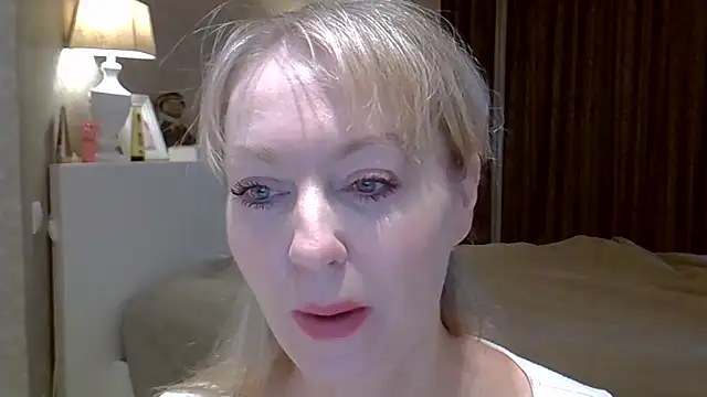 Snapshot of ZarinaSwift chatting on 3, 2, 2026 ZarinaSwift online show from 3, 2, 2026