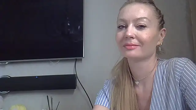Snapshot of ZarinaSwift chatting on 7, 2, 2026 ZarinaSwift online show from 7, 2, 2026