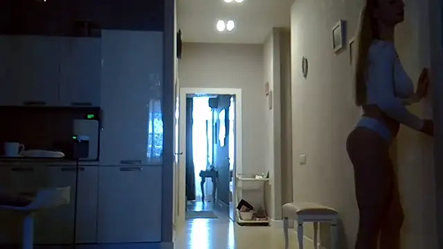 ZarinaSwift online show from 10, 4, 2026