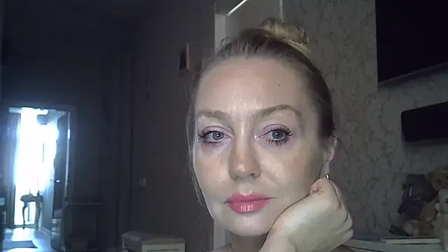 Snapshot of ZarinaSwift chatting on 20, 6, 2026 ZarinaSwift online show from 20, 6, 2026