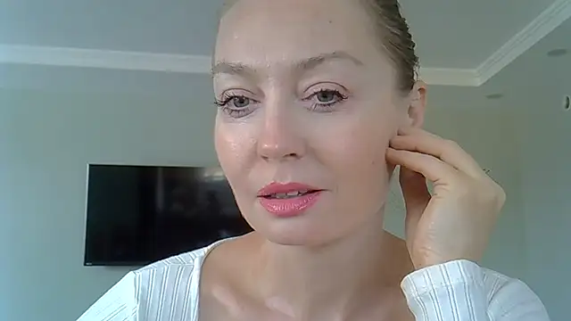 Snapshot of ZarinaSwift chatting on 11, 7, 2026 ZarinaSwift online show from 11, 7, 2026