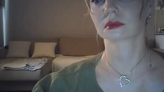Snapshot of ZarinaSwift chatting on 31, 7, 2026 ZarinaSwift online show from 31, 7, 2026